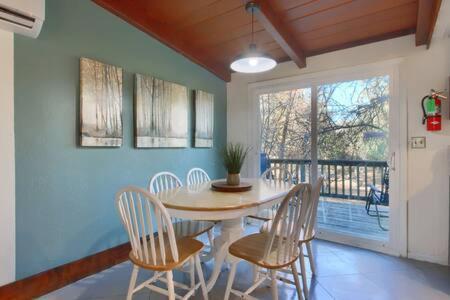 Blue Door Cottage 12 Miles To Yosemite Bbq Oakhurst Exterior photo